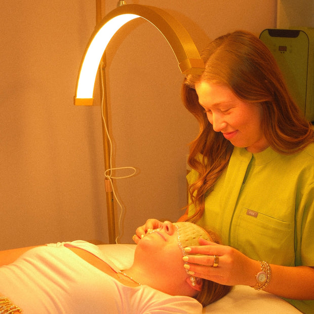 <h3><a href="/collections/microneedling-spa-collection" target="_blank" title="Microneedling Spa Collection">microneedling</a></h3>
