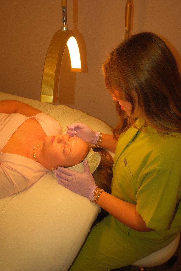 <h3><a href="/collections/brow-spa-services" target="_blank" title="Brow Spa Services">BROW</a></h3>